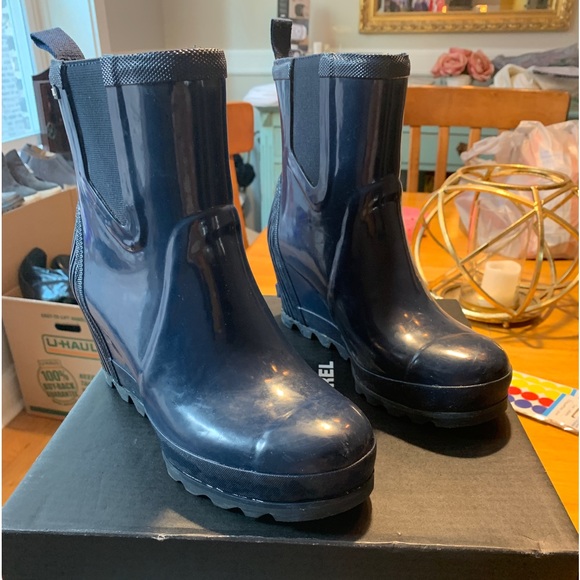 sorel joan rain wedge chelsea gloss